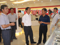 南平市委副書記黃福清、市委常委統(tǒng)戰(zhàn)部部長(zhǎng)黃健平一行視察虹潤(rùn)公司